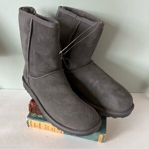 NEW IN BOX Kirkland Signature Classic Mid-Calf Shearling Lined Boots - Gray Sz 8